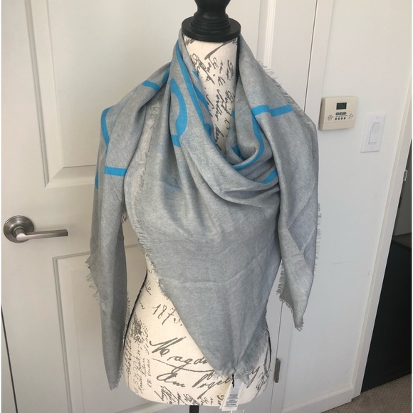 Gucci silk modal shawl NWT - Picture 3 of 9